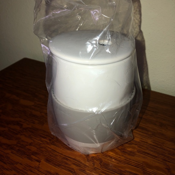 NWT- Pampered Chef Ceramic Egg Cooker - Picture 3 of 8